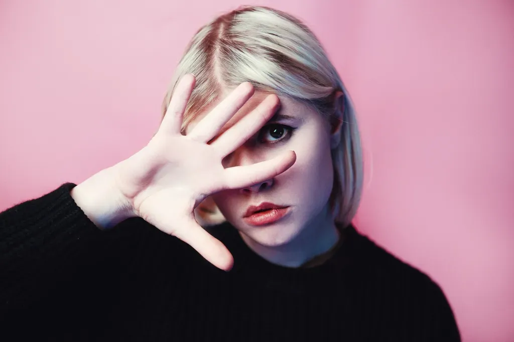 jaki róż do policzków dla blondynek